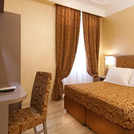 Hotel Fellini Rome Exterior photo